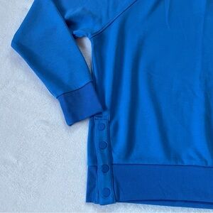 90° degree sweatshirt - size small